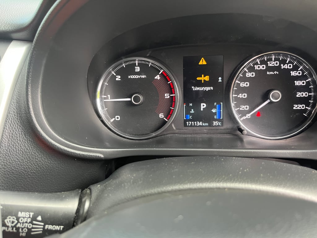 Mitsubishi pajero 2.4 GT 2017 Mitsubishi pajero 2.4 GT 2017