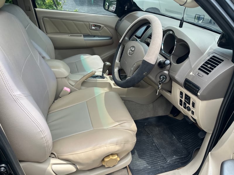 2006 Toyota fortuner 2.7 4x4 เบนซิน 2006 Toyota fortuner 2.7 4x4 เบนซิน