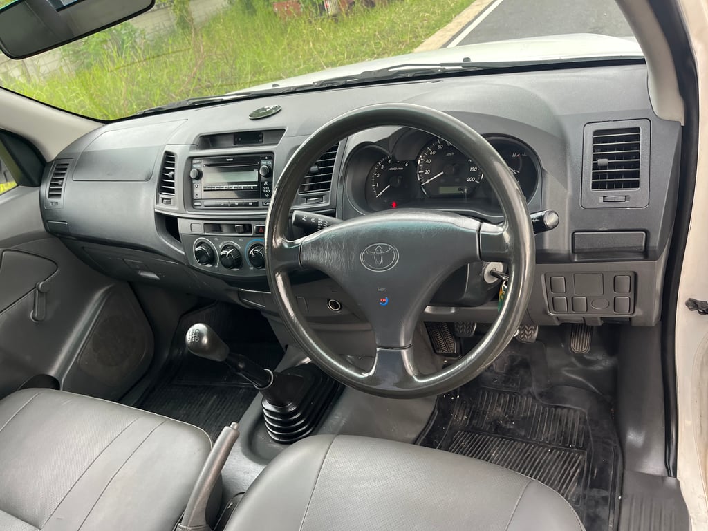 2012 Toyota Vigo 2.5 mt ดีเซล