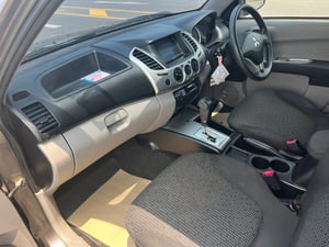 Mitsubishi triton 2.5 At 4 ประตู ขาย 228000 สอบถาม 0853375537