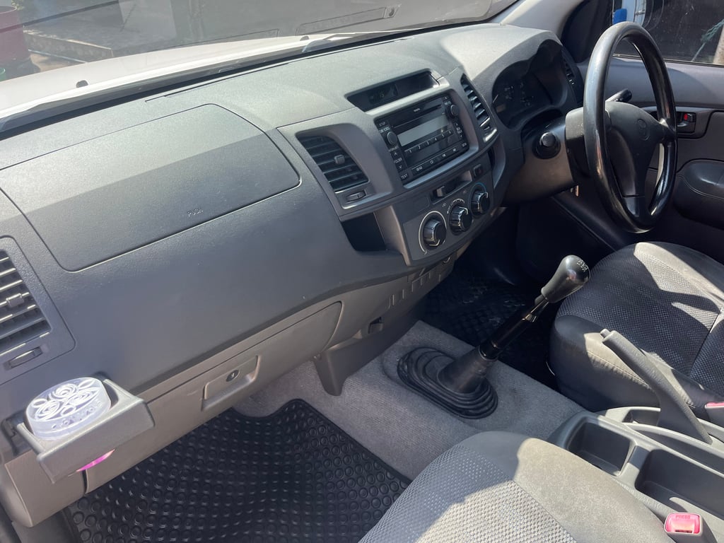 2012 Toyota Vigo 2.5 mt cab 2012 Toyota Vigo 2.5 mt cab