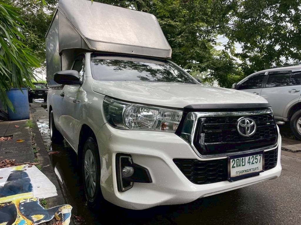 2019 Toyota revo 2.4 mt