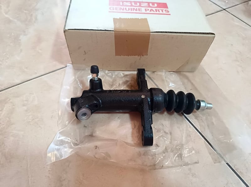 ปั๊มครัmช์ล่าง isuzu d-max 2.5