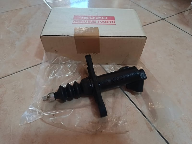 ปั๊มครัmช์ล่าง isuzu d-max 2.5