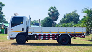 ISUZU NPR รถบรรทุก 6ล้อ กระบะเหล็ก ปี2556 เลขไมล์ 50,000 กม.