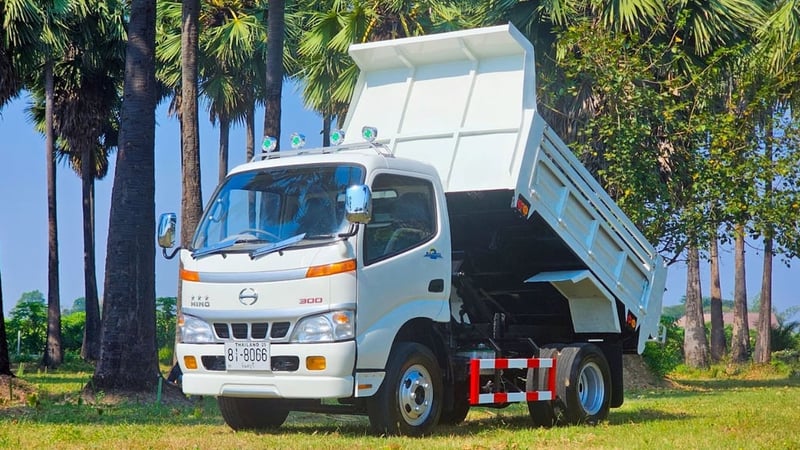HINO WU 121แรงม้า รถบรรทุก 6ล้อ ดั้มพ์ ปี2004