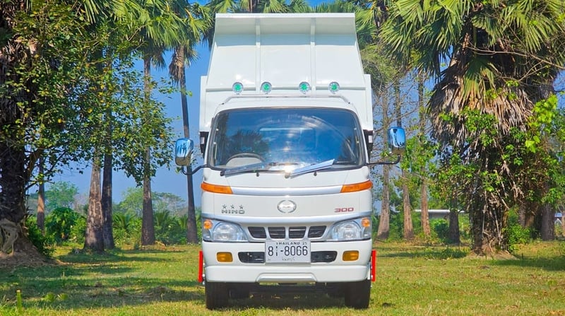 HINO WU 121แรงม้า รถบรรทุก 6ล้อ ดั้มพ์ ปี2004