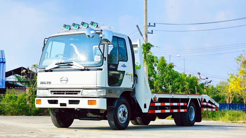 6 ล้อท้ายลาด HINO FC 140แรงม้า 6 ล้อท้ายลาด HINO FC 140แรงม้า