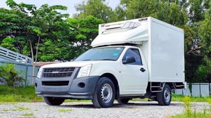 รถยนต์กระบะตู้ทำความเย็น ISUZU 2.5 ดีเซล 