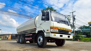 10 ล้อรถน้ำ FUSO