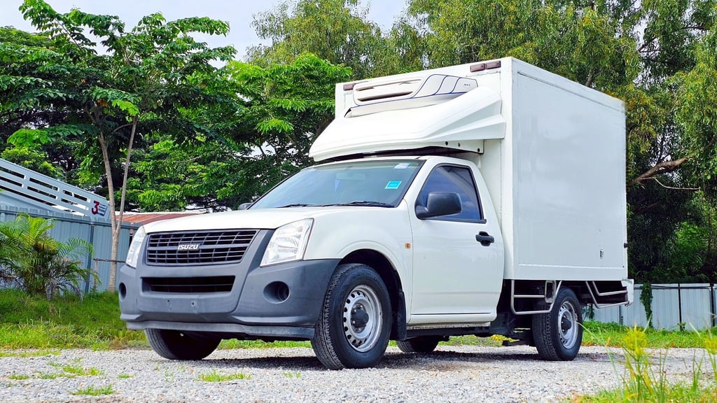 รถยนต์กระบะตู้ทำความเย็น ISUZU 2.5 ดีเซล ปี 2011