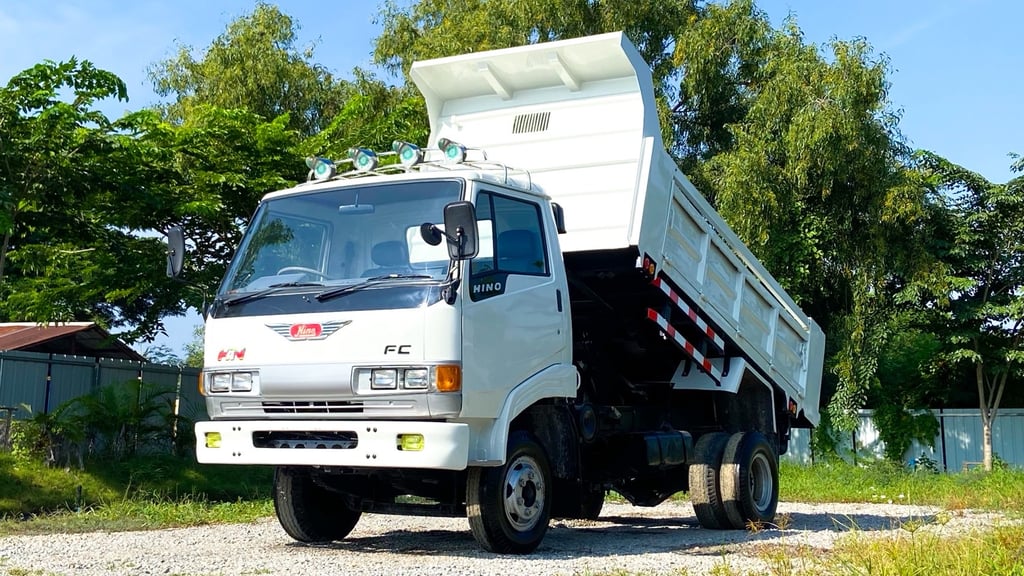 HINO KM310 รถบรรทุก 6ล้อ ดั้มพ์ HINO KM310 รถบรรทุก 6ล้อ ดั้มพ์