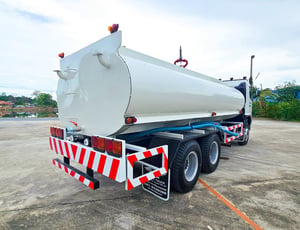 HINO FM 314แรงม้า รถบรรทุก 10ล้อ บรรทุกน้ำ ปี2015 HINO FM 314แรงม้า รถบรรทุก 10ล้อ บรรทุกน้ำ ปี2015