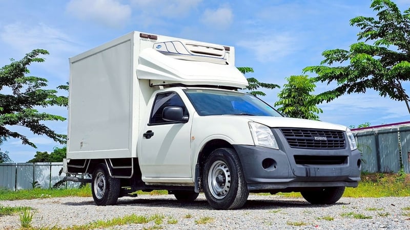 รถยนต์กระบะตู้ทำความเย็น ISUZU 2.5 ดีเซล ปี 2011