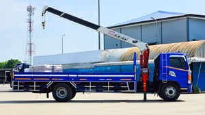 HINO FG 212แรงม้า รถบรรทุก 6ล้อ กระบะเหล็กติดเครน ปี2010 รุ่นใหม่ 3.6 ตัน