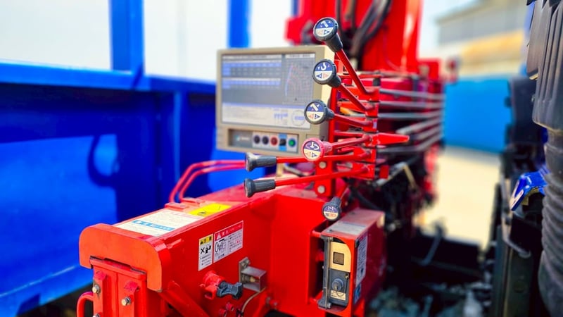 HINO FG 212แรงม้า รถบรรทุก 6ล้อ กระบะเหล็กติดเครน