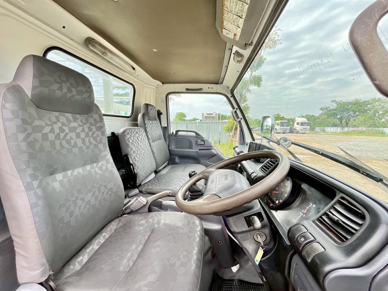 ISUZU NPR 130แรงม้า รถบรรทุก 6ล้อ กระบะคอกสูง ปี2012