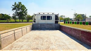 ISUZU NPR รถบรรทุก 6ล้อ กระบะเหล็ก ปี2556 เลขไมล์ 50,000 กม.