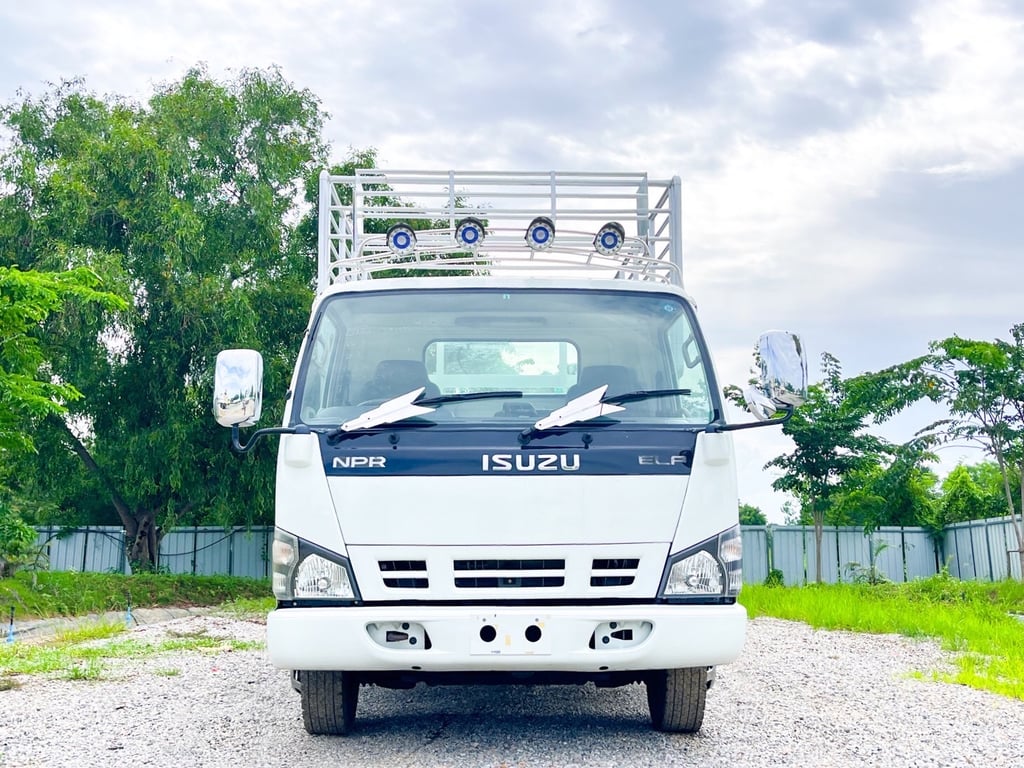 ISUZU NPR 130แรงม้า รถบรรทุก 6ล้อ กระบะคอกสูง ปี2555