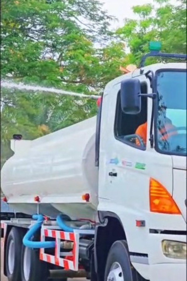 HINO FM 314แรงม้า รถบรรทุก 10ล้อ บรรทุกน้ำ ปี2015 HINO FM 314แรงม้า รถบรรทุก 10ล้อ บรรทุกน้ำ ปี2015