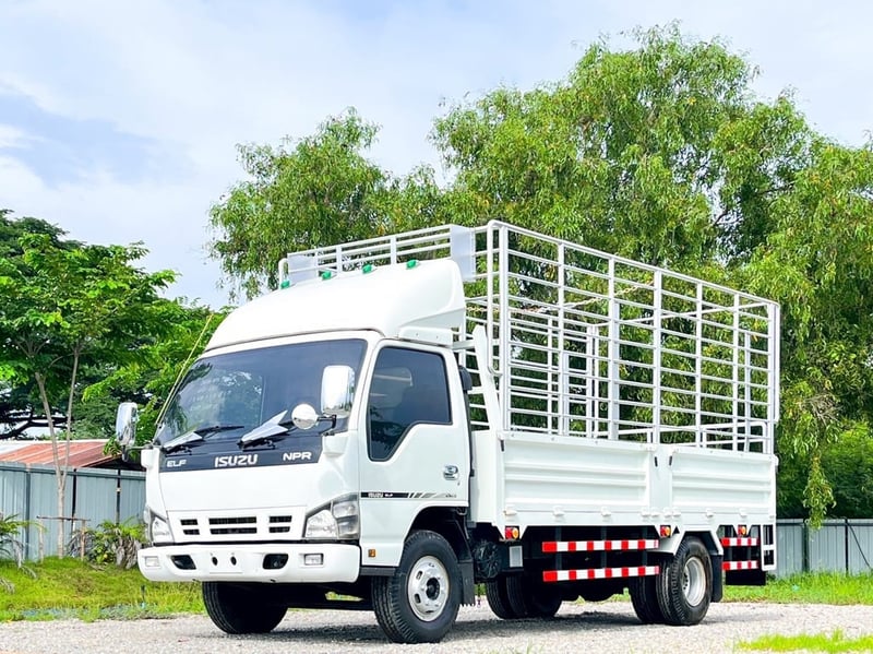 6ล้อคอก ISUZU NPR 130 เเรงม้า 