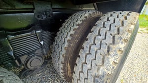 ISUZU FVM 300แรงม้า รถบรรทุก 10ล้อ กระบะเหล็กติดเครน ปี2012 ISUZU FVM 300แรงม้า รถบรรทุก 10ล้อ กระบะเหล็กติดเครน ปี2012
