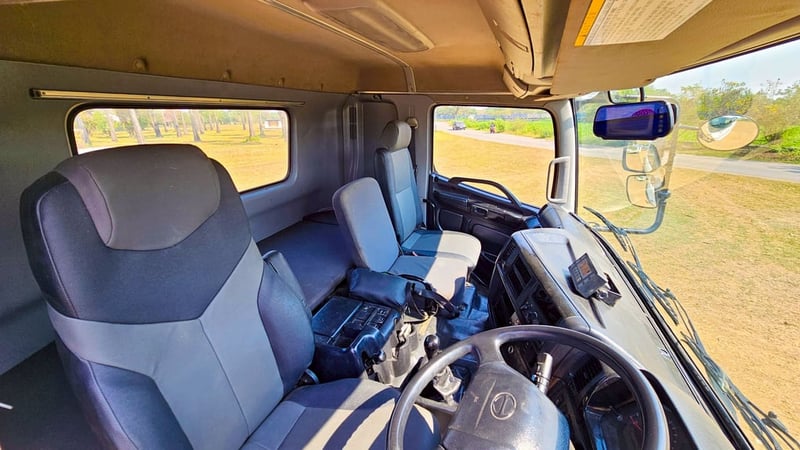 HINO DF 414แรงม้า รถบรรทุก 12ล้อ หัวลาก เฉพาะหัว ปี2011