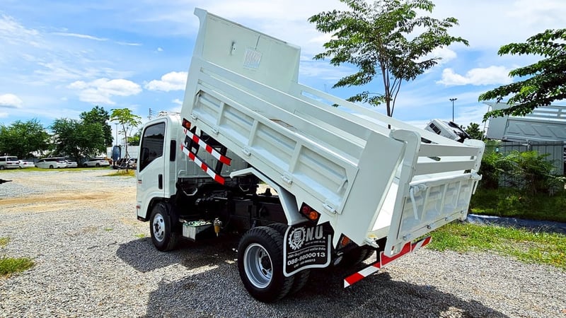 6ล้อดัมพ์ ISUZU NMR 130 แรงม้า ปี 2557