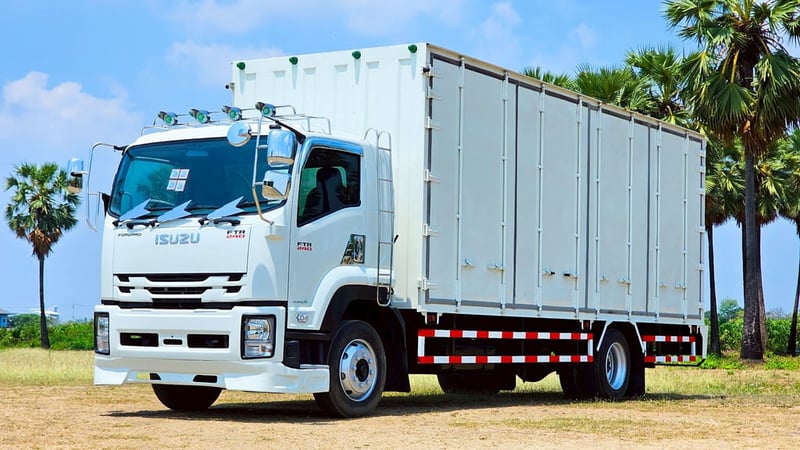  6 ล้อ ตู้ 10 บาน ISUZU FTR 240 แรงม้าปี2012