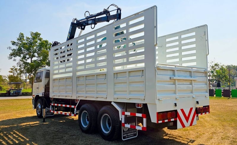 10 ล้อมือขยุ้ม 260 แรงม้า 