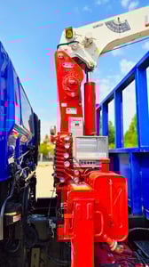 HINO FG 212แรงม้า รถบรรทุก 6ล้อ กระบะเหล็กติดเครน