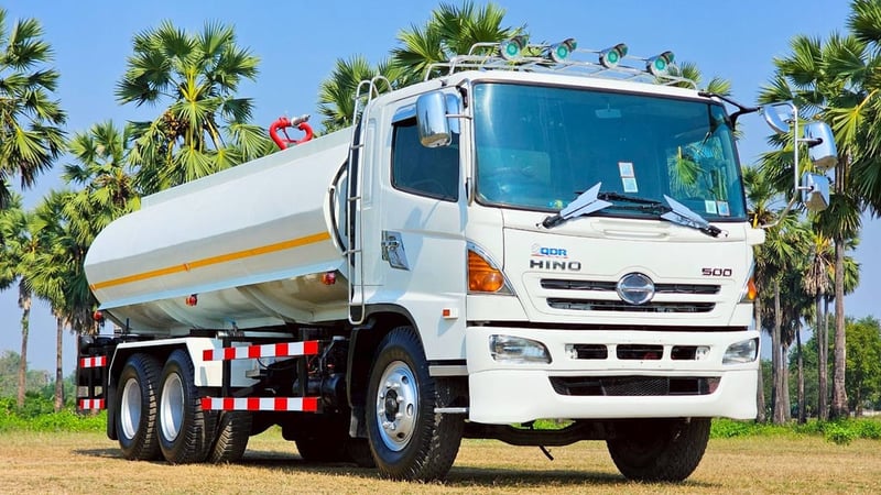 10 ล้อบรรทุกน้ำ 