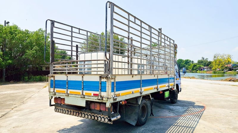 รถ6ล้อคอก ISUZU NPR 120 แรงม้า 