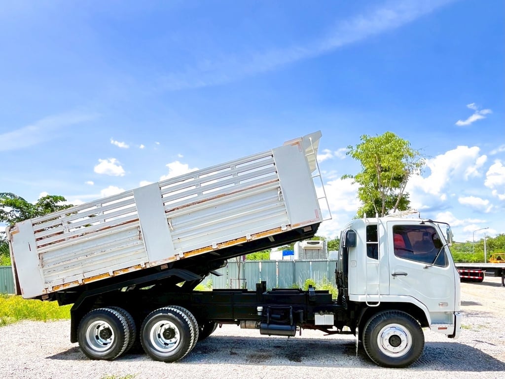 10 ล้อดัมพ์ MITSUBISHI FUSO M6 240 แรงม้า ปี 2556