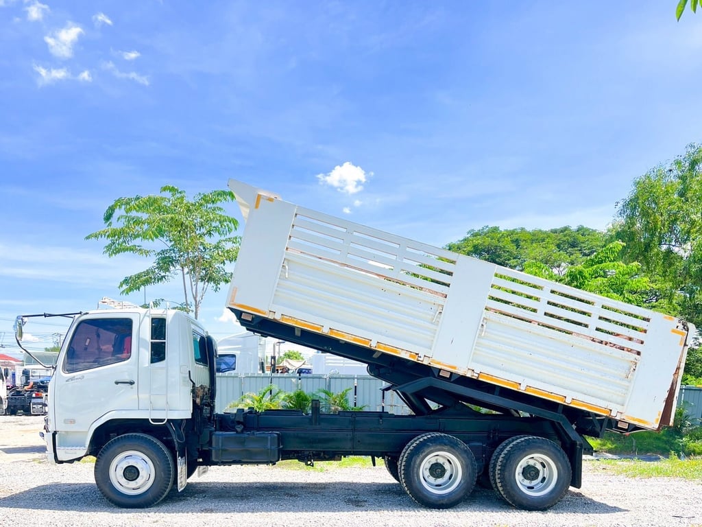 10 ล้อดัมพ์ MITSUBISHI FUSO M6 240 แรงม้า ปี 2556