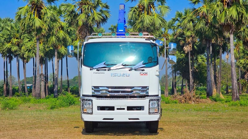  12 ล้อติดเครน ISUZU FVM 300 ปี 55