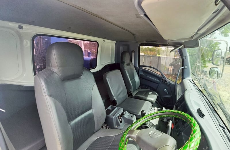 ISUZU FVM 300แรงม้า รถบรรทุก 10ล้อ กระบะเหล็กติดเครน ปี2012 ISUZU FVM 300แรงม้า รถบรรทุก 10ล้อ กระบะเหล็กติดเครน ปี2012