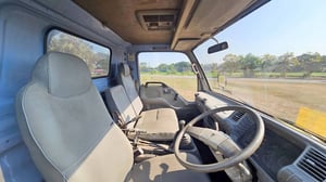 6ล้อดัมพ์ NPR 120 แรง  กระบะสามมิตร 