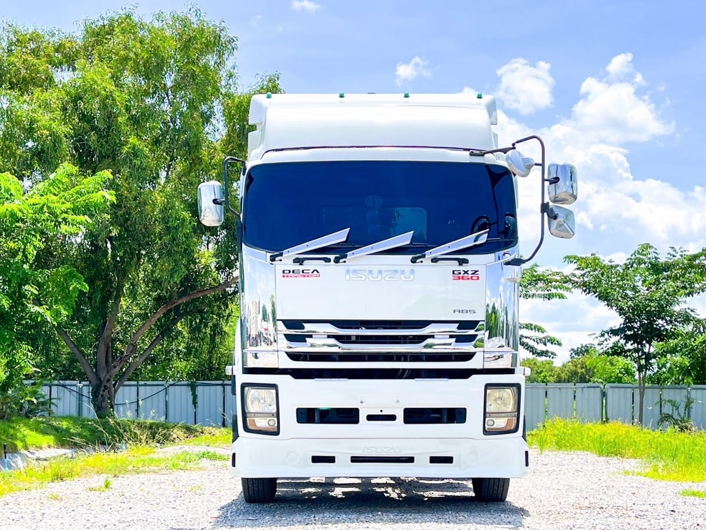 ISUZU GXZ 360 แรงม้า ปี 2556 หัวลากหางโรเบท ISUZU GXZ 360 แรงม้า ปี 2556 หัวลากหางโรเบท