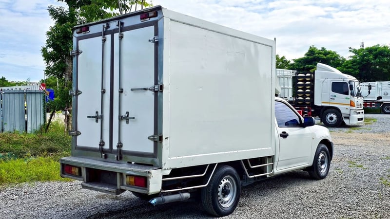 รถยนต์กระบะตู้ทำความเย็น ISUZU 2.5 ดีเซล ปี 2011