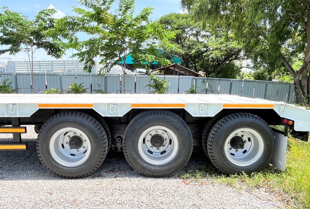 ISUZU GXZ 360 แรงม้า ปี 2556 หัวลากหางโรเบท ISUZU GXZ 360 แรงม้า ปี 2556 หัวลากหางโรเบท