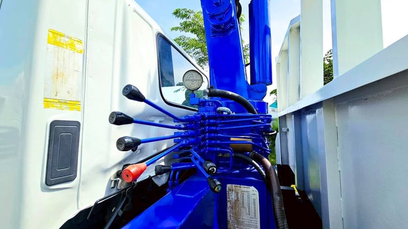 6ล้อติดเครน HINO FC4J 150 แรงม้า 6ล้อติดเครน HINO FC4J 150 แรงม้า