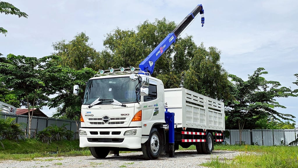 HINO FG 212แรงม้า 6ล้อ กระบะเหล็กติดเครน ปี2004 HINO FG 212แรงม้า 6ล้อ กระบะเหล็กติดเครน ปี2004