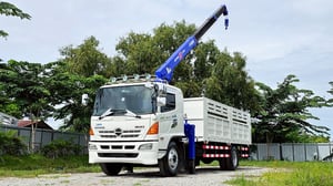 HINO FG 212แรงม้า 6ล้อ กระบะเหล็กติดเครน ปี2004