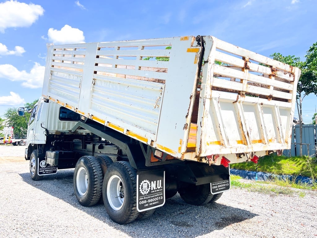 10 ล้อดัมพ์ MITSUBISHI FUSO M6 240 แรงม้า ปี 2556