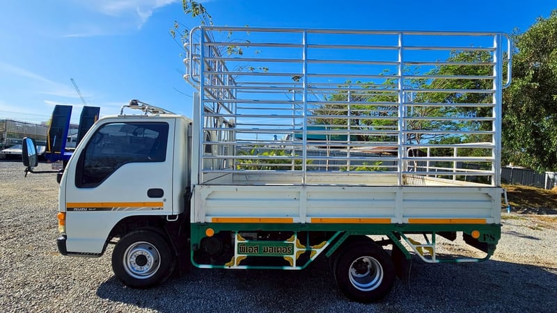 6ล้อ กระบะคอกสูง ISUZU 94 แรงม้า ปี2016 6ล้อ กระบะคอกสูง ISUZU 94 แรงม้า ปี2016