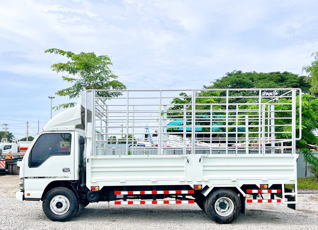 ISUZU NPR 130แรงม้า รถบรรทุก 6ล้อ กระบะคอกสูง ปี2550