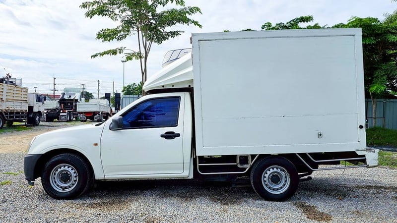 รถยนต์กระบะตู้ทำความเย็น ISUZU 2.5 ดีเซล 