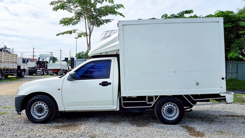 รถยนต์กระบะตู้ทำความเย็น ISUZU 2.5 ดีเซล ปี 2011
