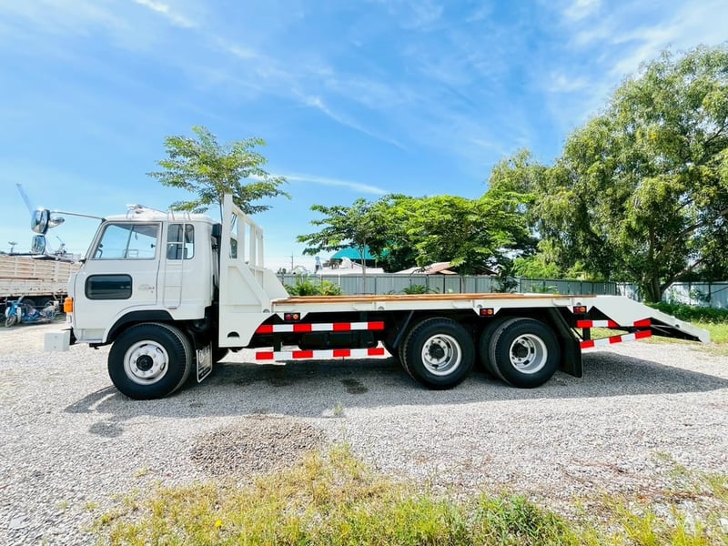 HINO F18 180 รถบรรทุก 10ล้อท้ายลาด HINO F18 180 รถบรรทุก 10ล้อท้ายลาด